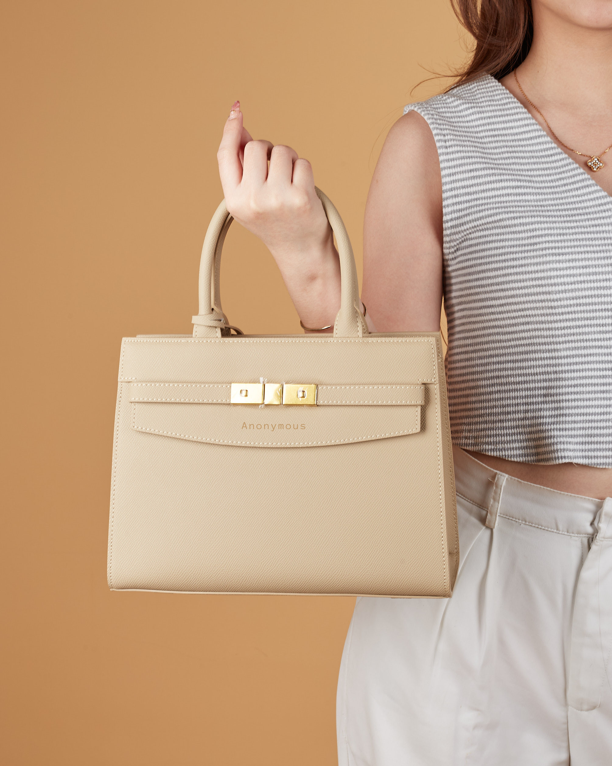 Anonymous Gwen Top handle Bag Leather