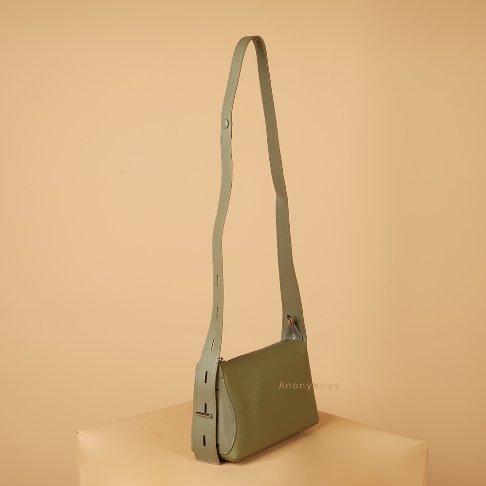 Anonymous Biyan Sling Bag Grained Leather No Brand (Tas Kulit)