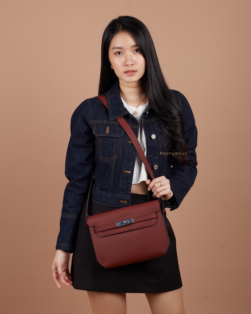 Anonymous Kelsey Sling Bag Taiga No Brand (Tas Kulit)
