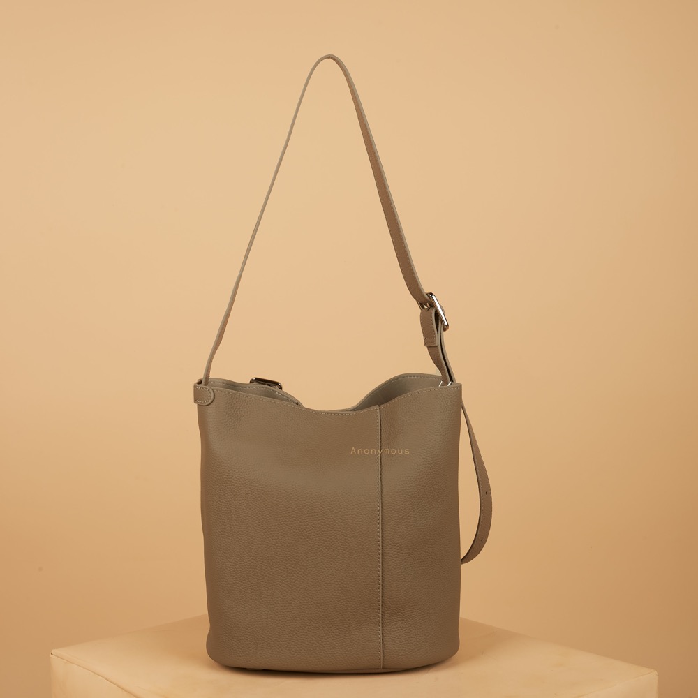 Anonymous Wayne Shoulder Bag Grained Leather No Brand (Tas Kulit)