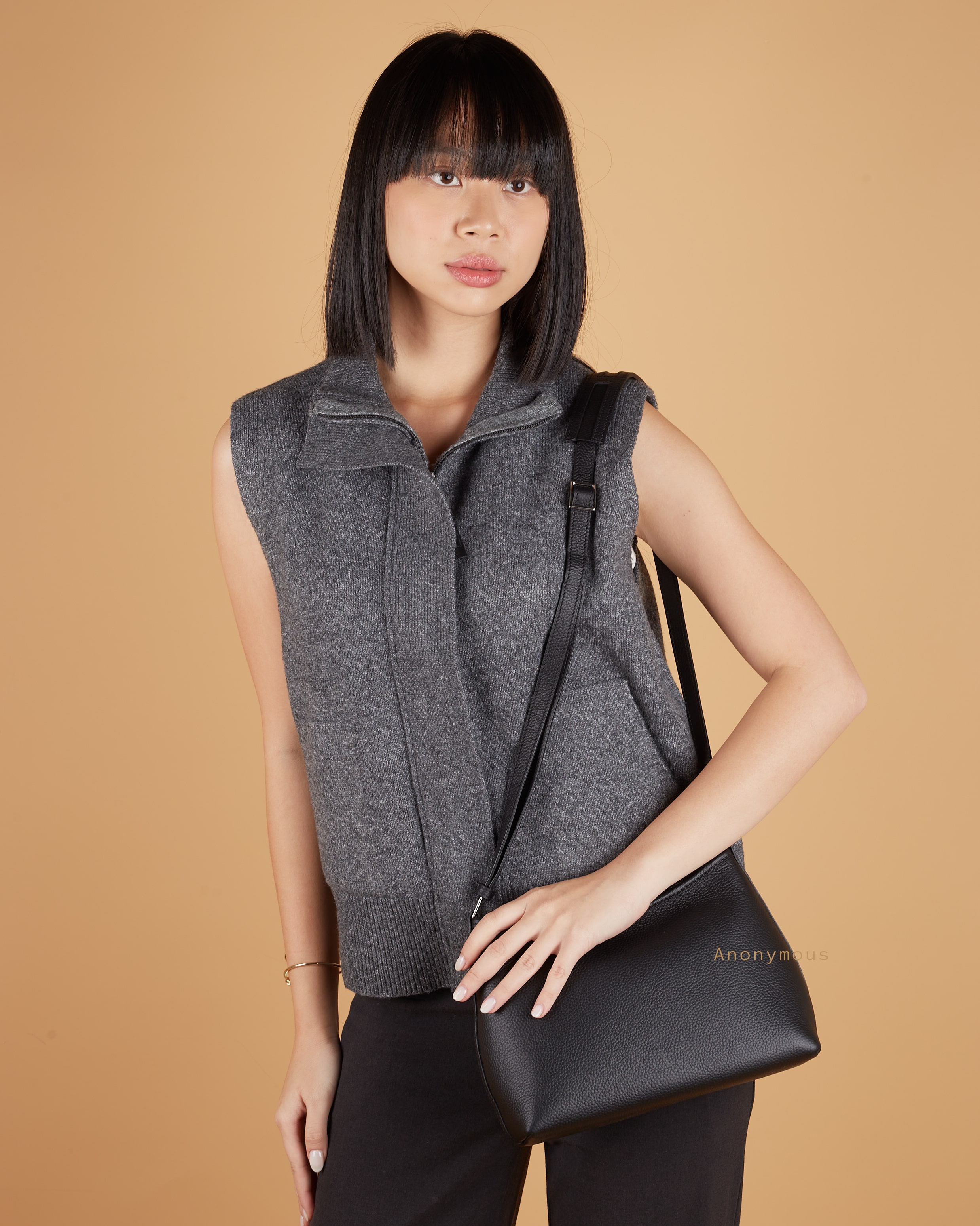 Anonymous Olla Sling H23 Bag Grained leather PHW No Brand (Tas Kulit)