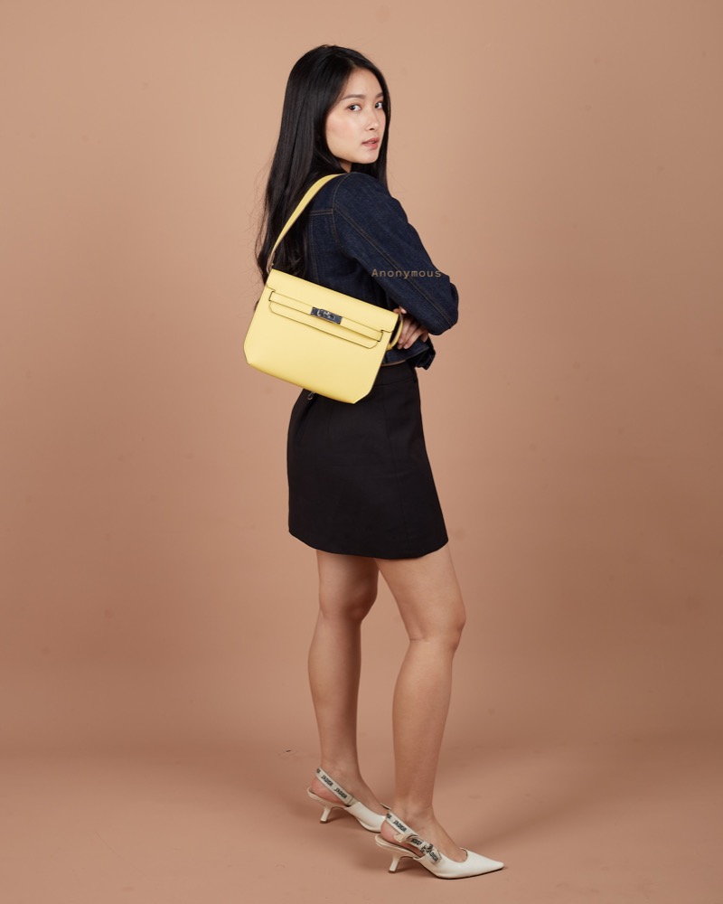 Anonymous Kelsey Sling Bag Taiga No Brand (Tas Kulit)