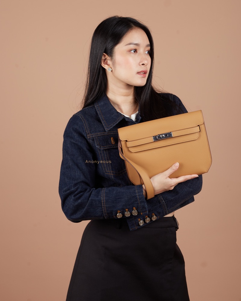 Anonymous Kelsey Sling Bag Taiga No Brand (Tas Kulit)