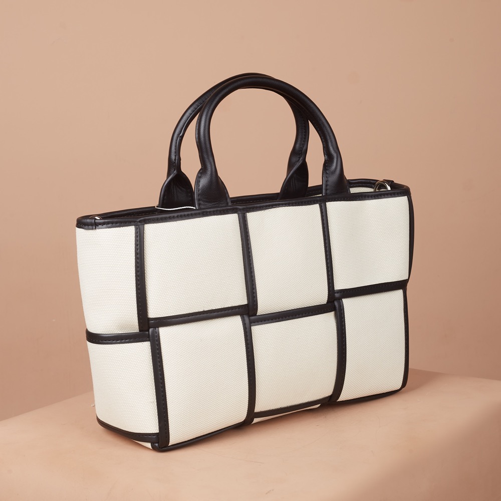Anonymous Rossette Handbag 30 Canvas No Brand (Tas Kulit)