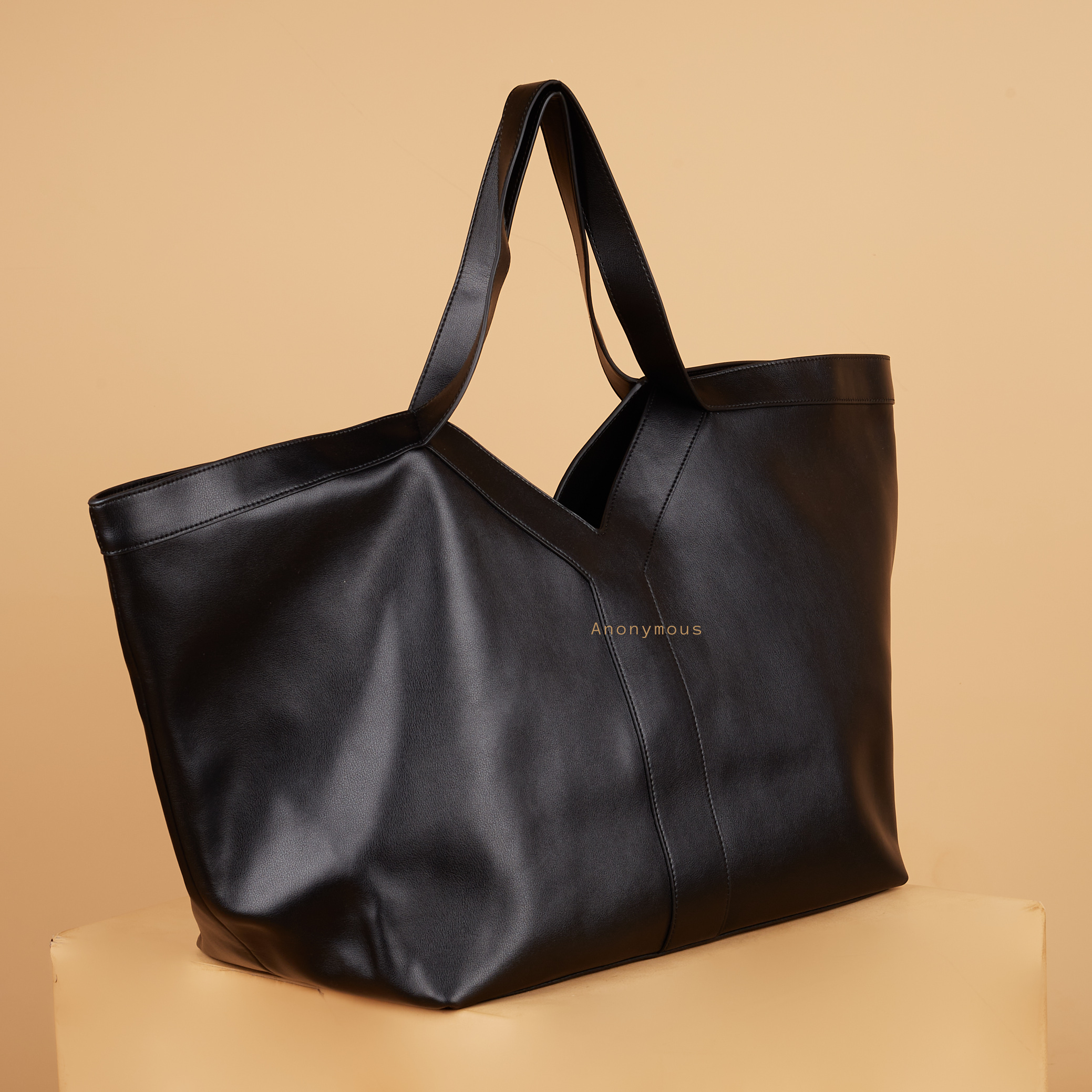 Anonymous Jisoo Oversize bag Swift Leather Black GHW No Brand (Tas Kulit)