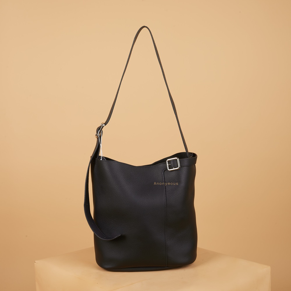 Anonymous Wayne Shoulder Bag Grained Leather No Brand (Tas Kulit)