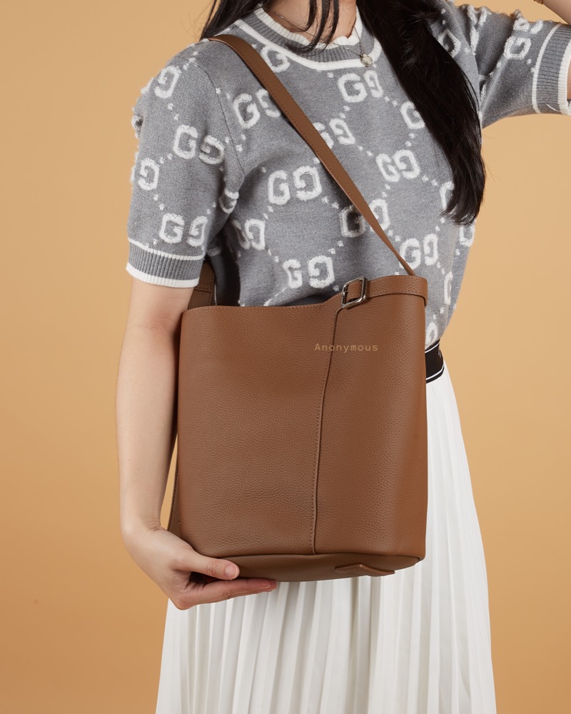 Anonymous Wayne Shoulder Bag Grained Leather No Brand (Tas Kulit)
