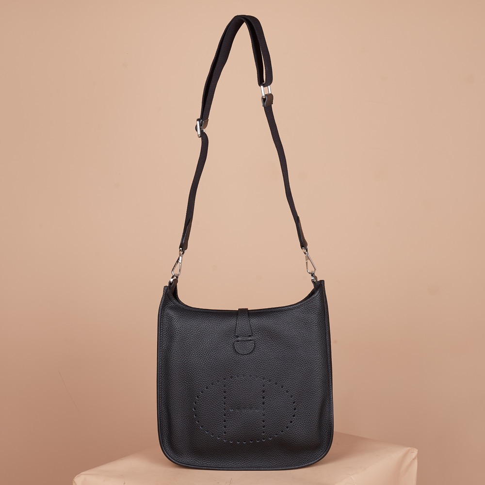 Anonymous Madeline E29 Togo Leather No Brand (Tas Kulit)