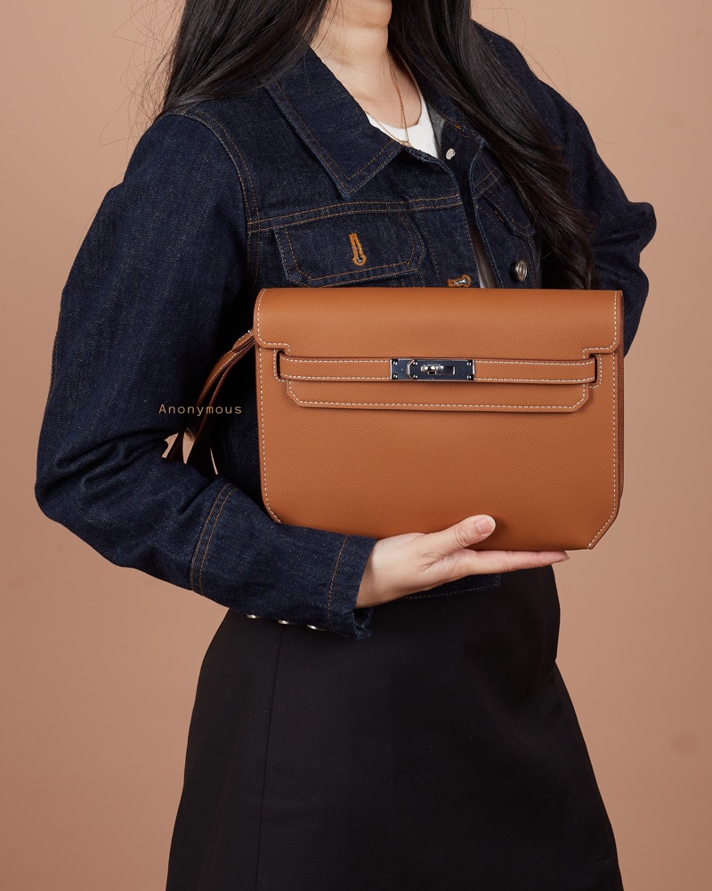 Anonymous Kelsey Sling Bag Taiga No Brand (Tas Kulit)