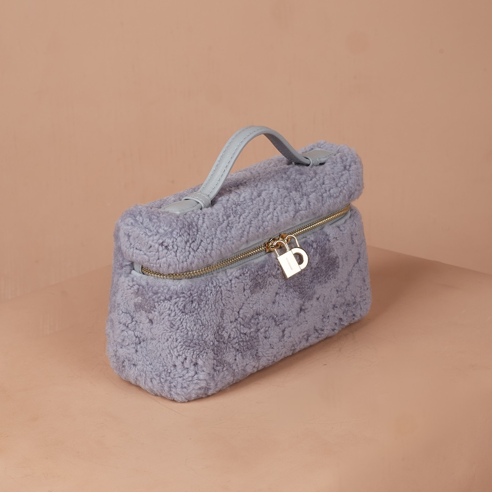 Anonymous Lola Bag L19 Furry Sheep Leather No Brand (Tas Kulit)