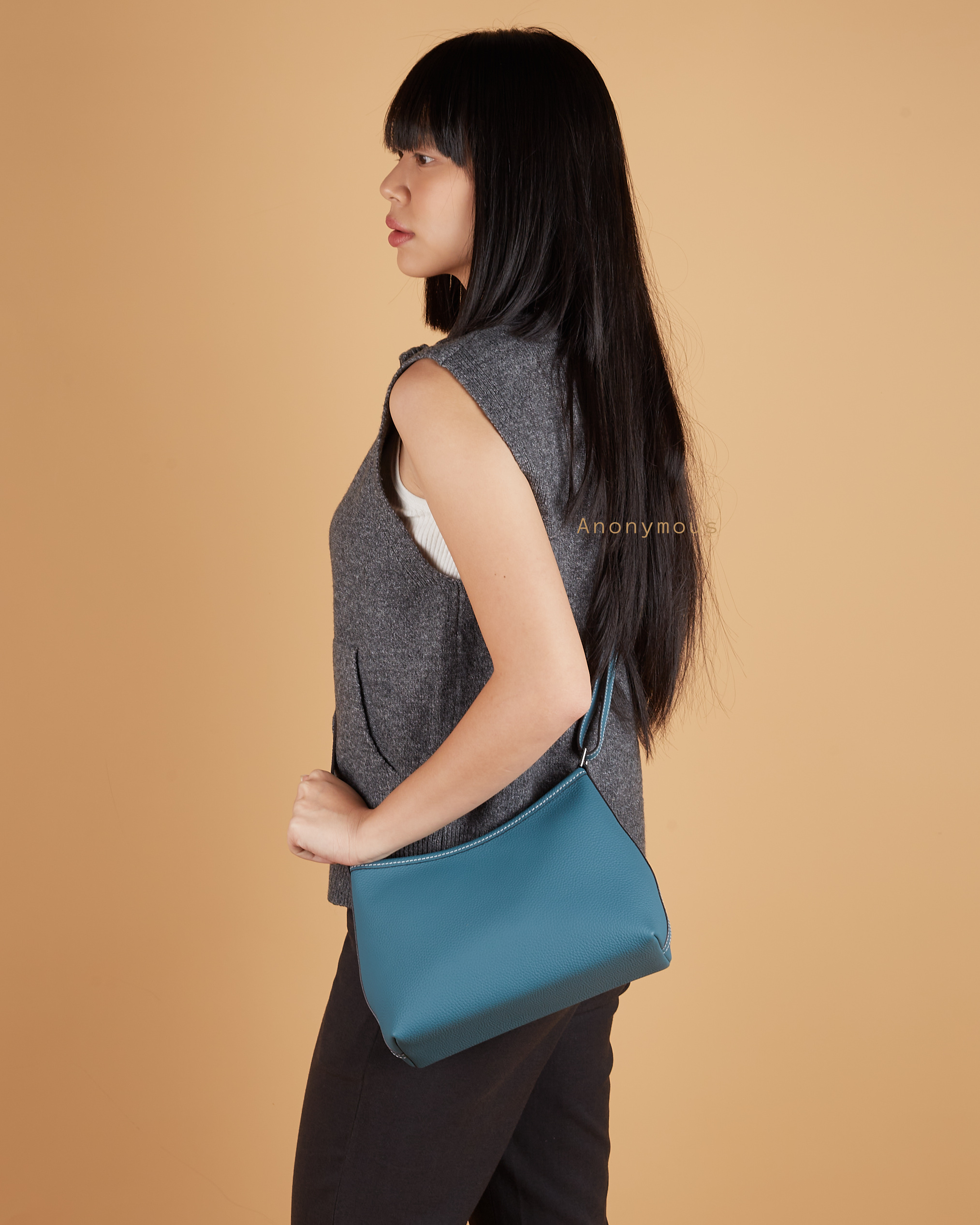 Anonymous Olla Sling H23 Bag Grained leather PHW No Brand (Tas Kulit)