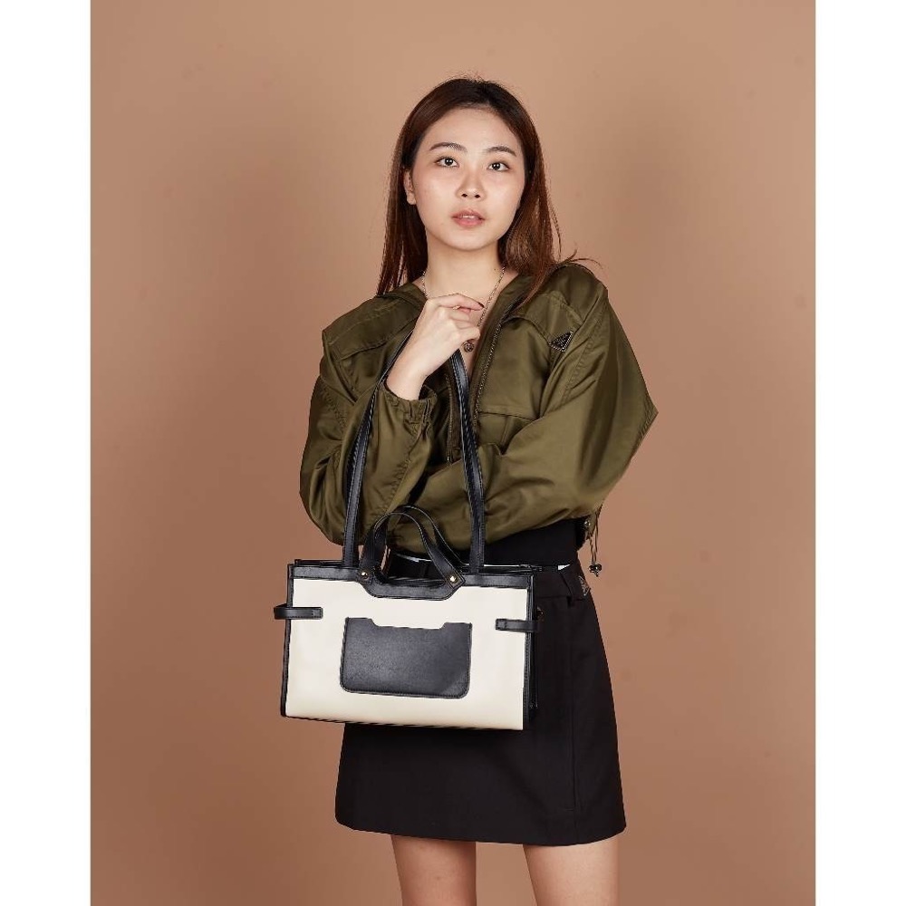 Anonymous Octavia Shoulder Bag Swift Leather No Brand (Tas kulit)