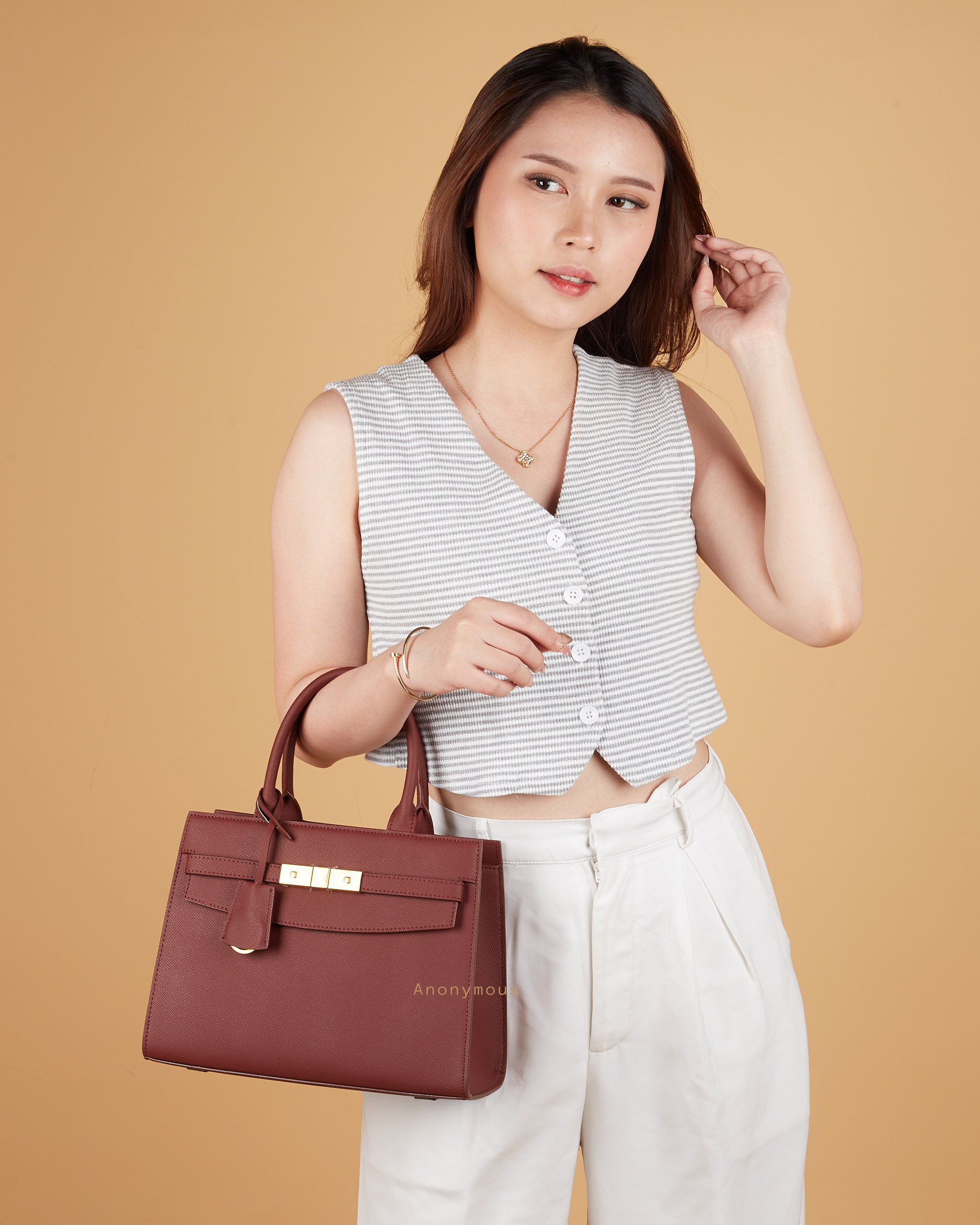 Anonymous Gwen Top handle Bag Leather