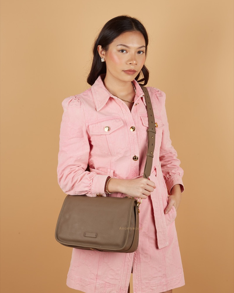Anonymouse Vicky Messenger Bag Grained Leather No Brand (Tas Kulit)