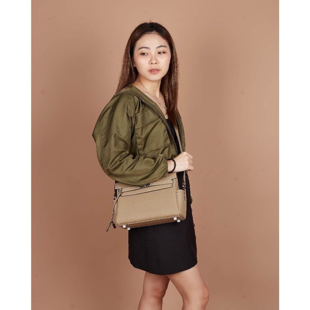 Anonymous Kayla Messenger Bag Togo No Brand (Tas Kulit)
