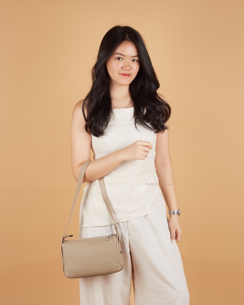 Anonymous Biyan Sling Bag Grained Leather No Brand (Tas Kulit)