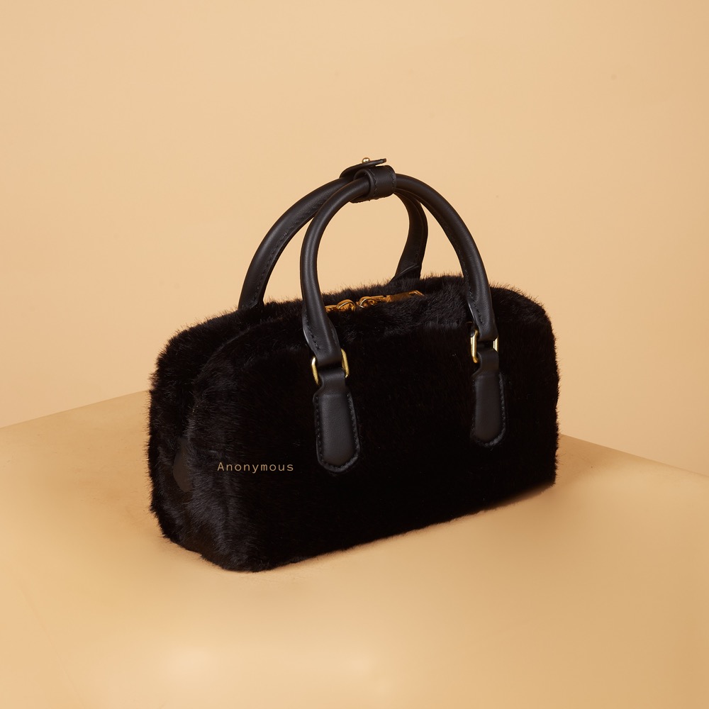 Anonymous Miko Furry Handbag GHW No Brand (Tas Kulit)