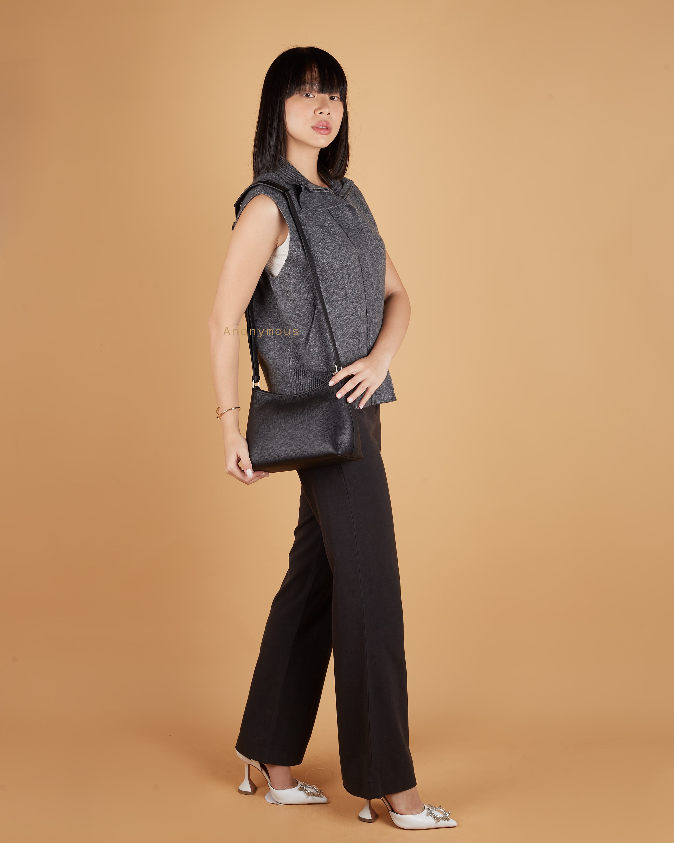 Anonymous Olla Sling H23 Bag Grained leather PHW No Brand (Tas Kulit)