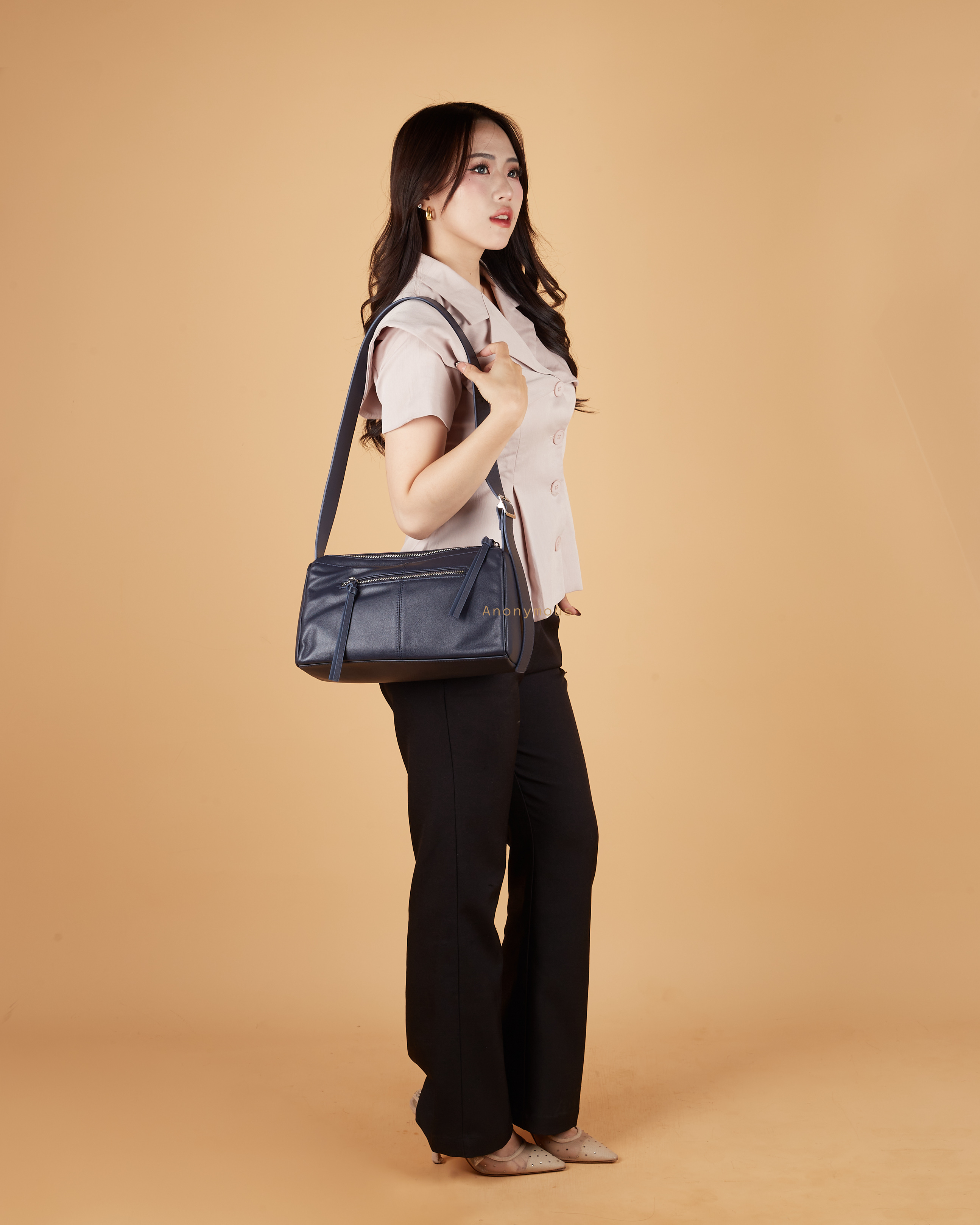 Anonymous Otto Shoulder Bag Leather No Brand (Tas Kulit)