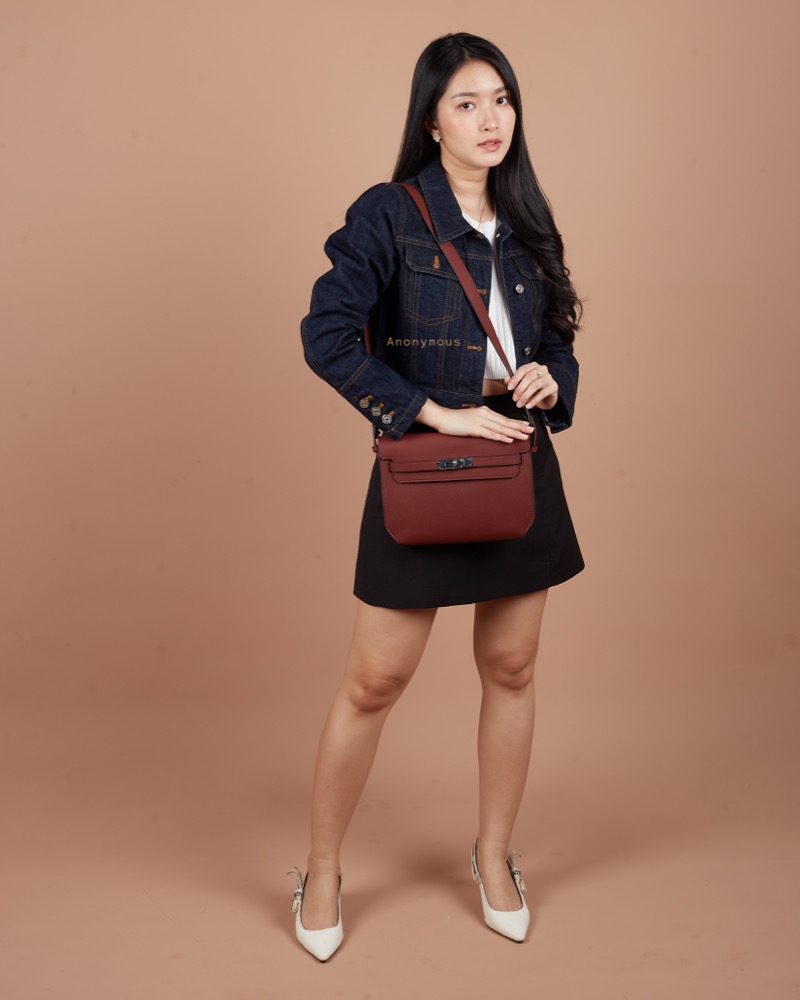 Anonymous Kelsey Sling Bag Taiga No Brand (Tas Kulit)