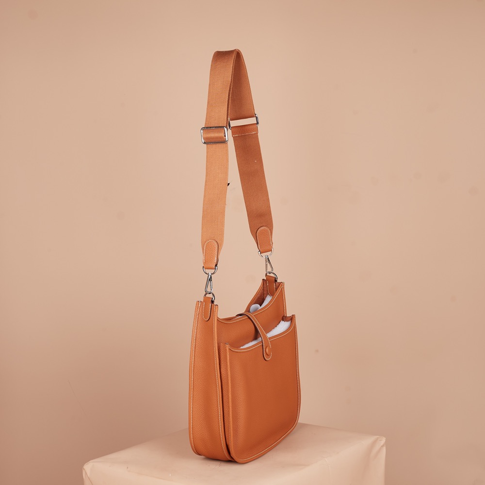 Anonymous Madeline E29 Togo Leather No Brand (Tas Kulit)