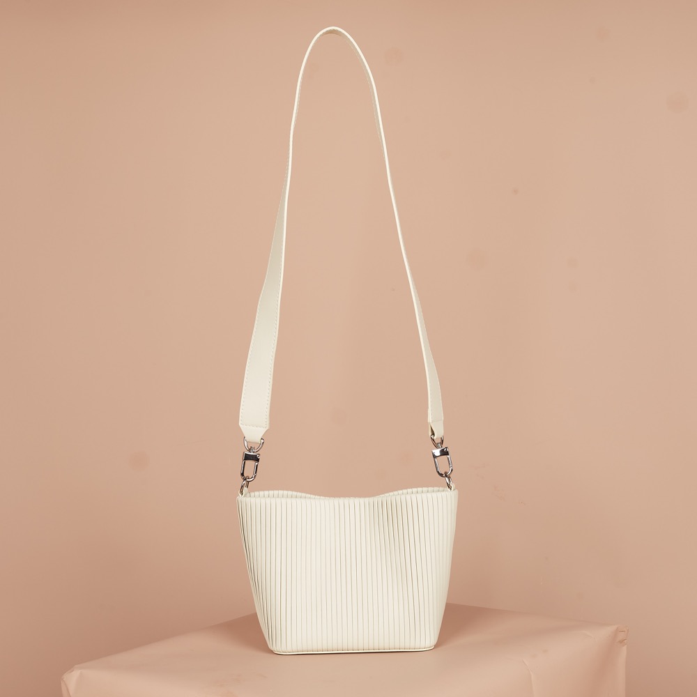 Anonymous Minotti Shoulder Bag No Brand (Tas Kulit)