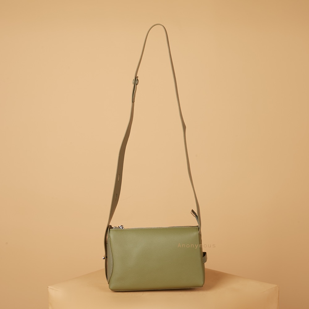 Anonymous Biyan Sling Bag Grained Leather No Brand (Tas Kulit)