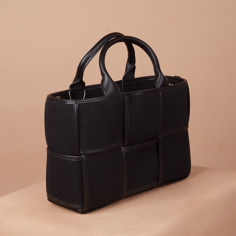 Anonymous Rossette Handbag 30 Canvas No Brand (Tas Kulit)