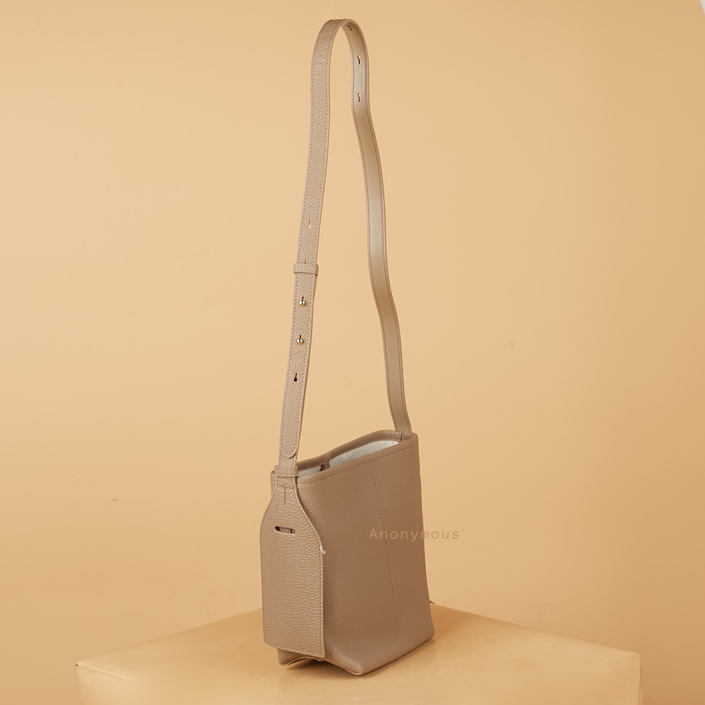 Anonymous Jens Bucket Bag Grained Leather No Brand (Tas Kulit)