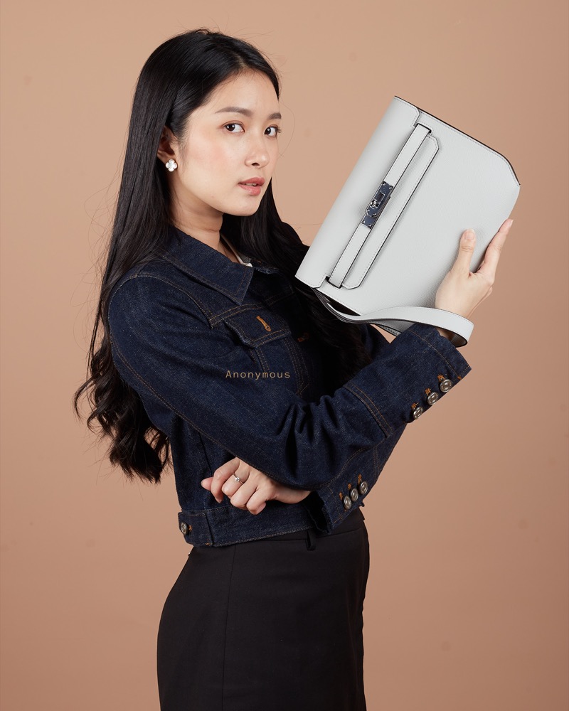 Anonymous Kelsey Sling Bag Taiga No Brand (Tas Kulit)