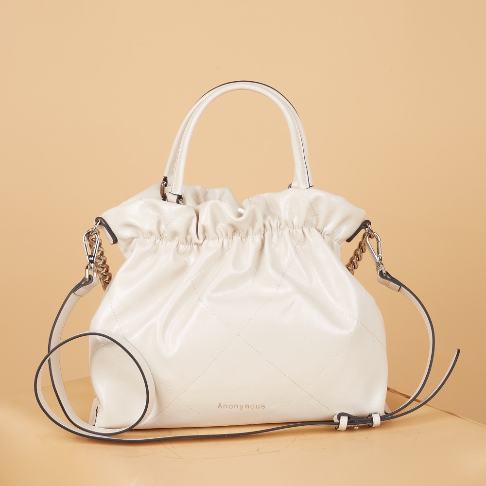 Anonymous C'est Lavie Drawstring Bag Leather No Brand (Tas Kulit)