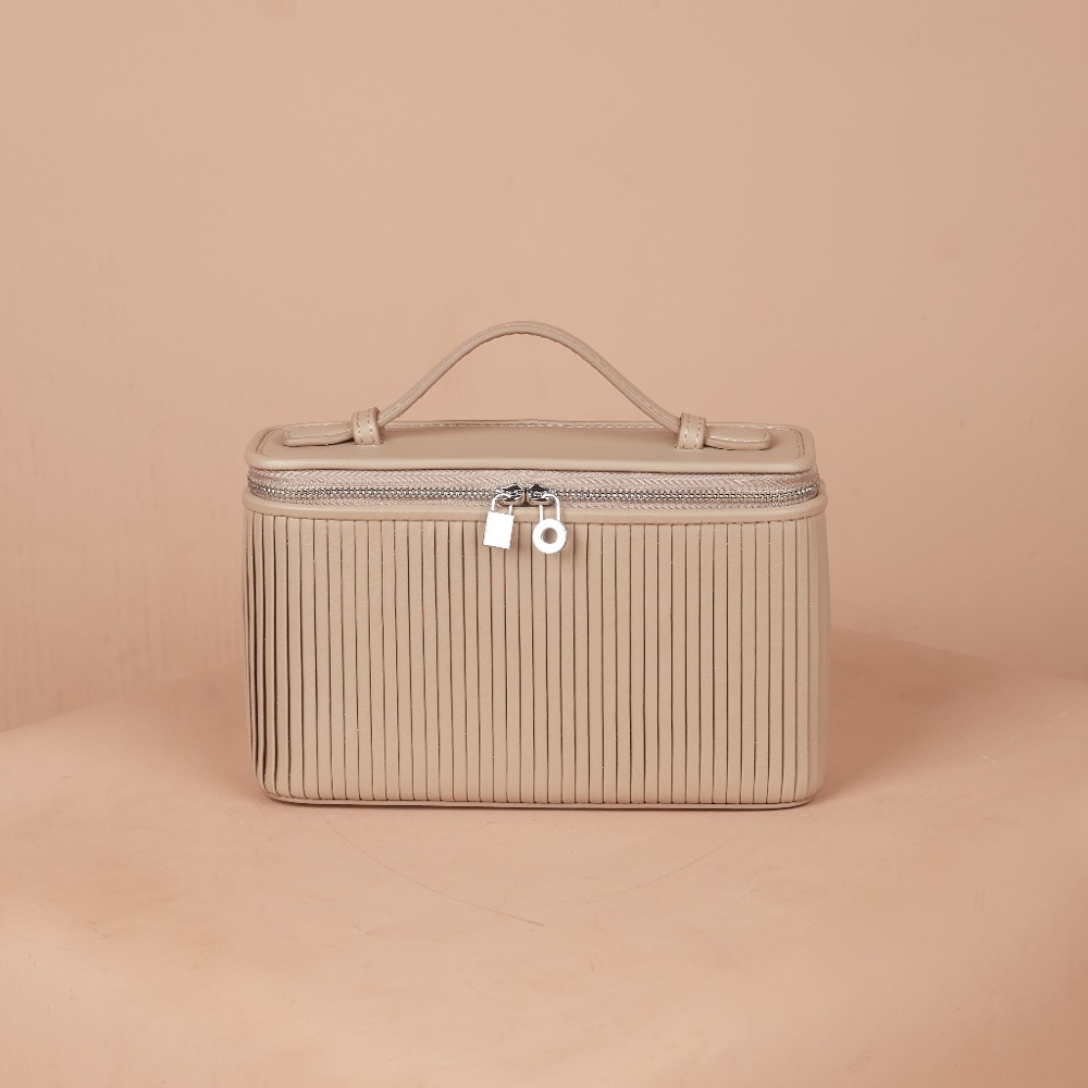 Anonymous Minotti Vanity Case No Brand (Tas Kulit)