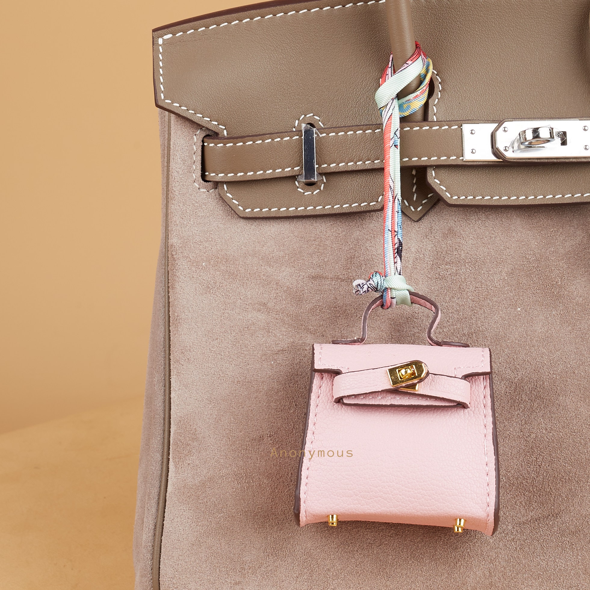 Anonymous Cara Charm Leather (Gantungan Tas)