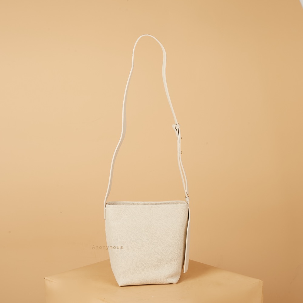 Anonymous Jens Bucket Bag Grained Leather No Brand (Tas Kulit)