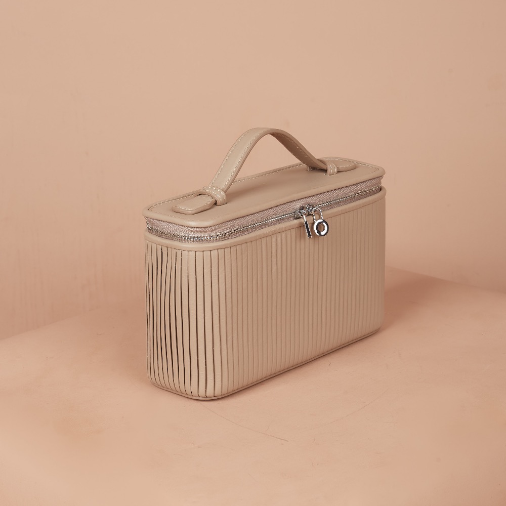 Anonymous Minotti Vanity Case No Brand (Tas Kulit)