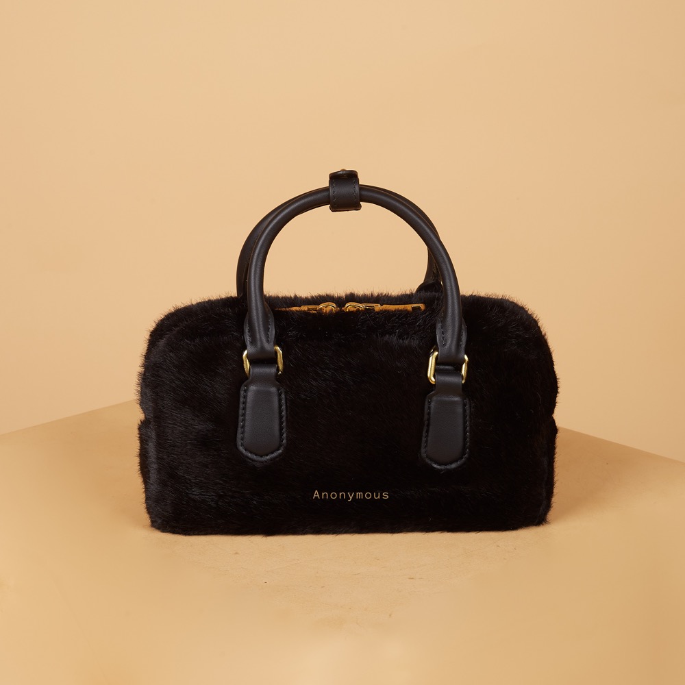Anonymous Miko Furry Handbag GHW No Brand (Tas Kulit)