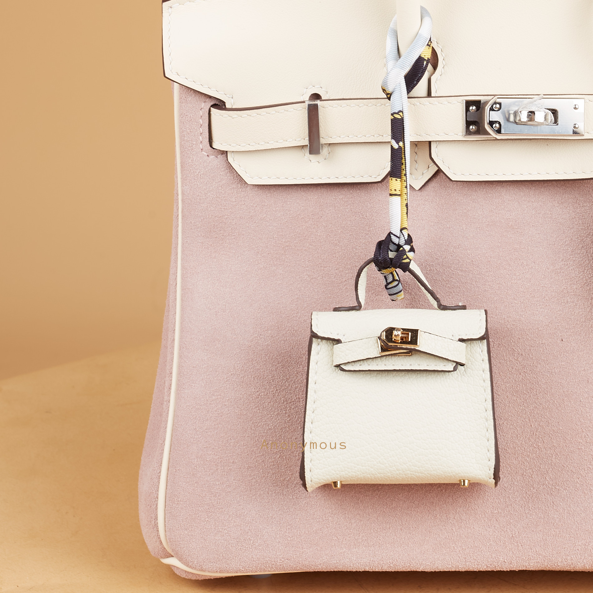 Anonymous Cara Charm Leather (Gantungan Tas)