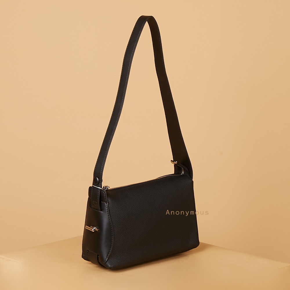Anonymous Biyan Sling Bag Grained Leather No Brand (Tas Kulit)