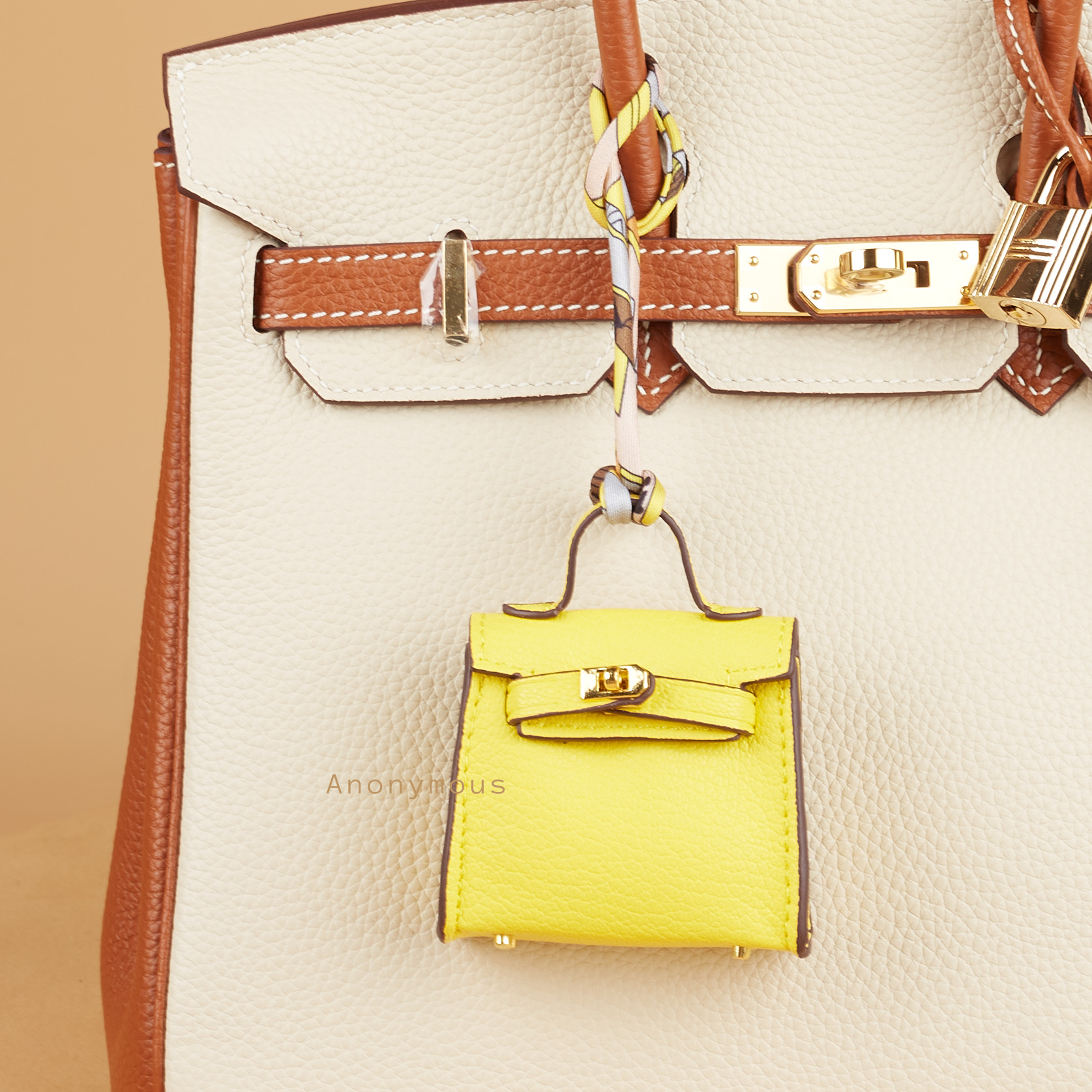 Anonymous Cara Charm Leather (Gantungan Tas)