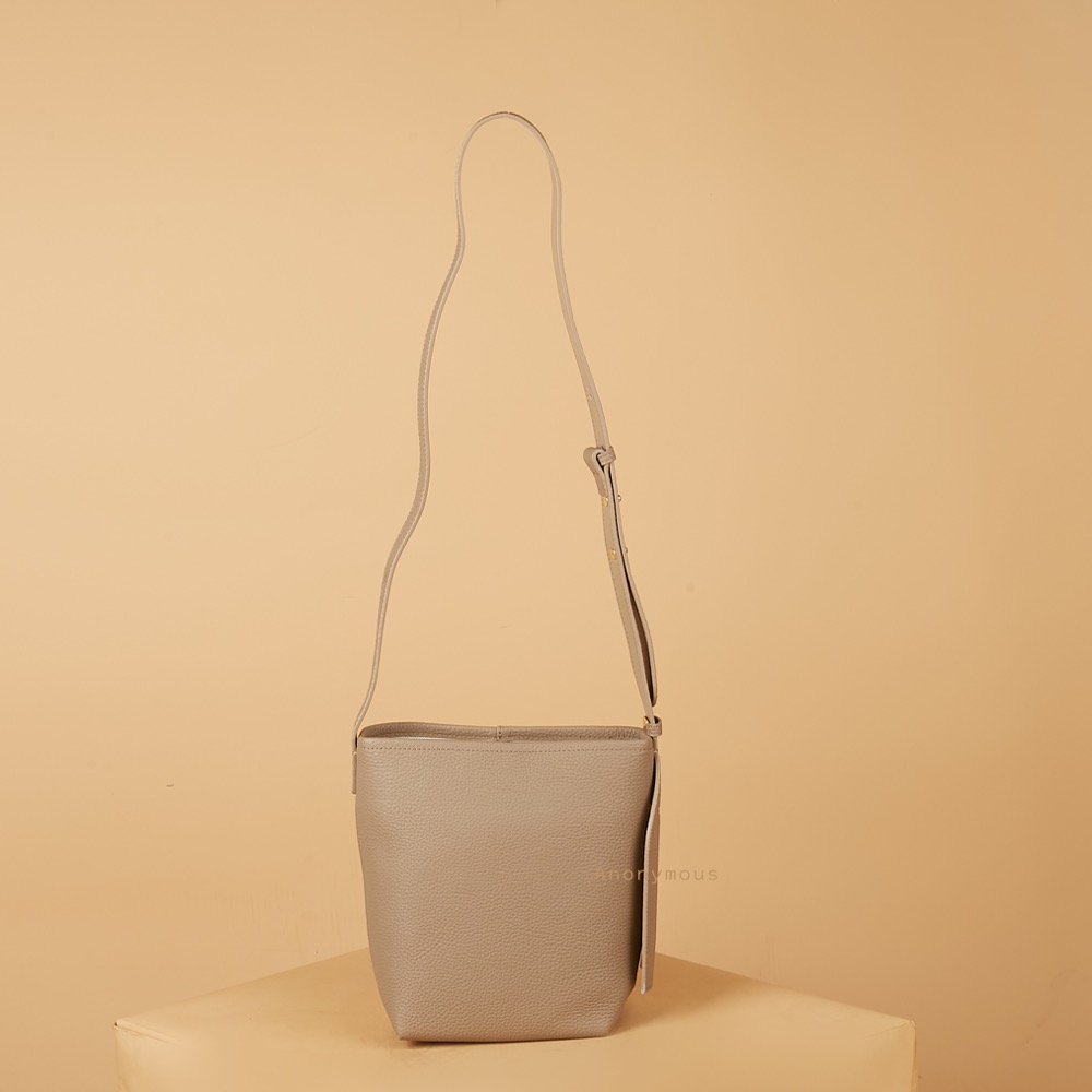 Anonymous Jens Bucket Bag Grained Leather No Brand (Tas Kulit)