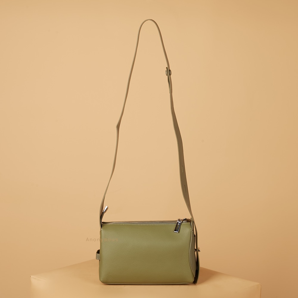 Anonymous Biyan Sling Bag Grained Leather No Brand (Tas Kulit)