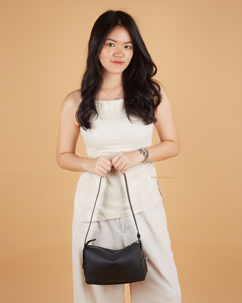 Anonymous Biyan Sling Bag Grained Leather No Brand (Tas Kulit)