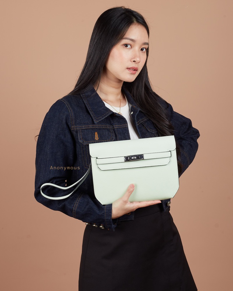 Anonymous Kelsey Sling Bag Taiga No Brand (Tas Kulit)