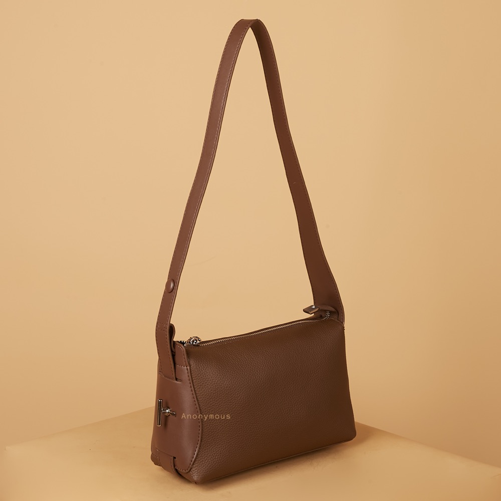 Anonymous Biyan Sling Bag Grained Leather No Brand (Tas Kulit)