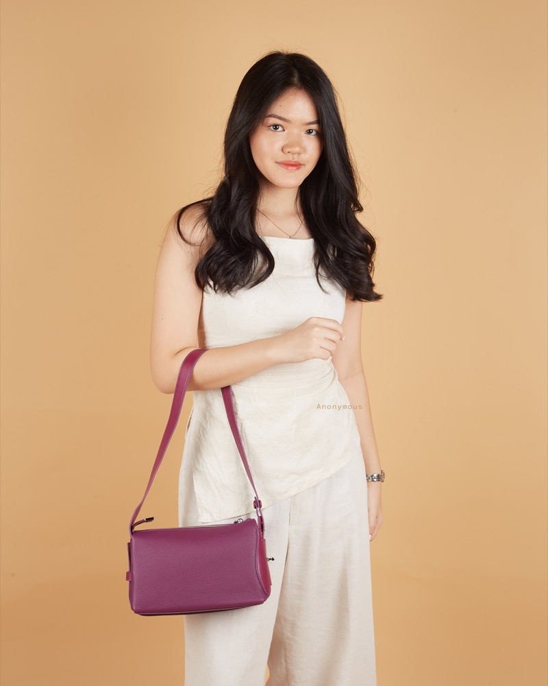 Anonymous Biyan Sling Bag Grained Leather No Brand (Tas Kulit)