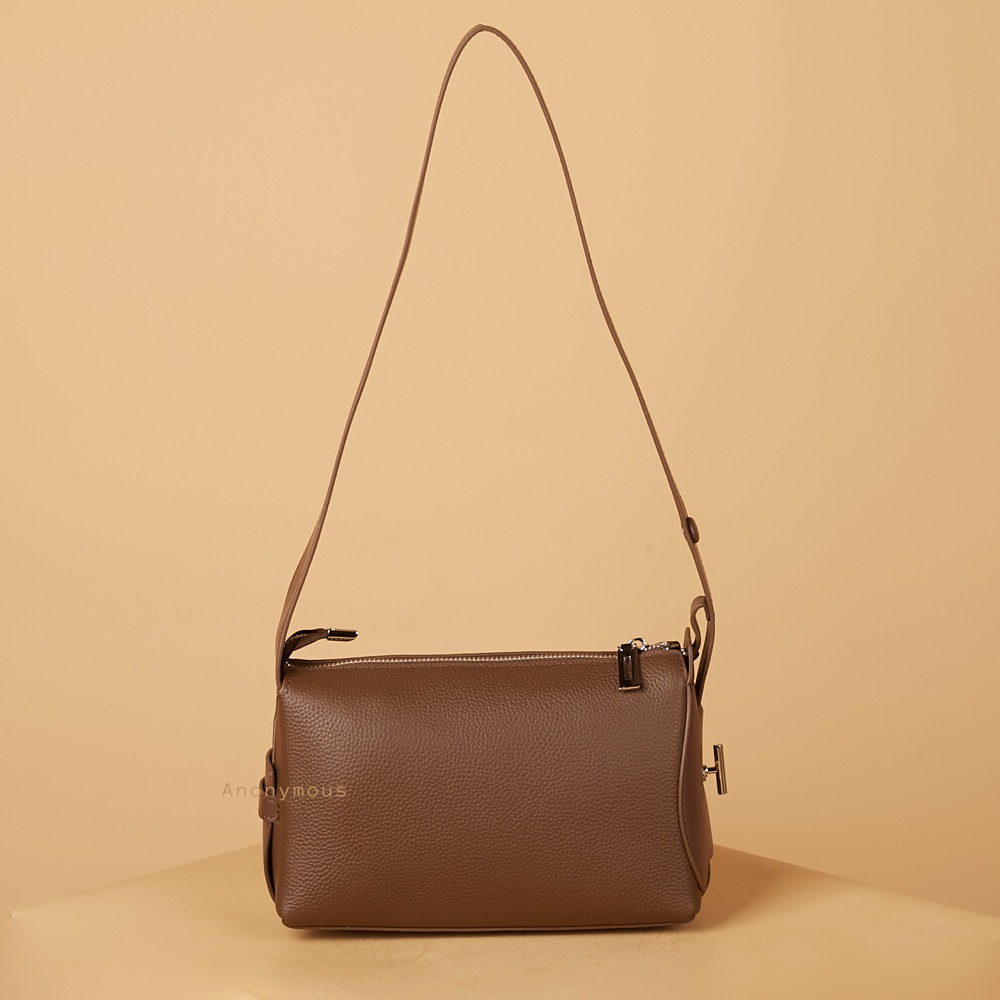 Anonymous Biyan Sling Bag Grained Leather No Brand (Tas Kulit)