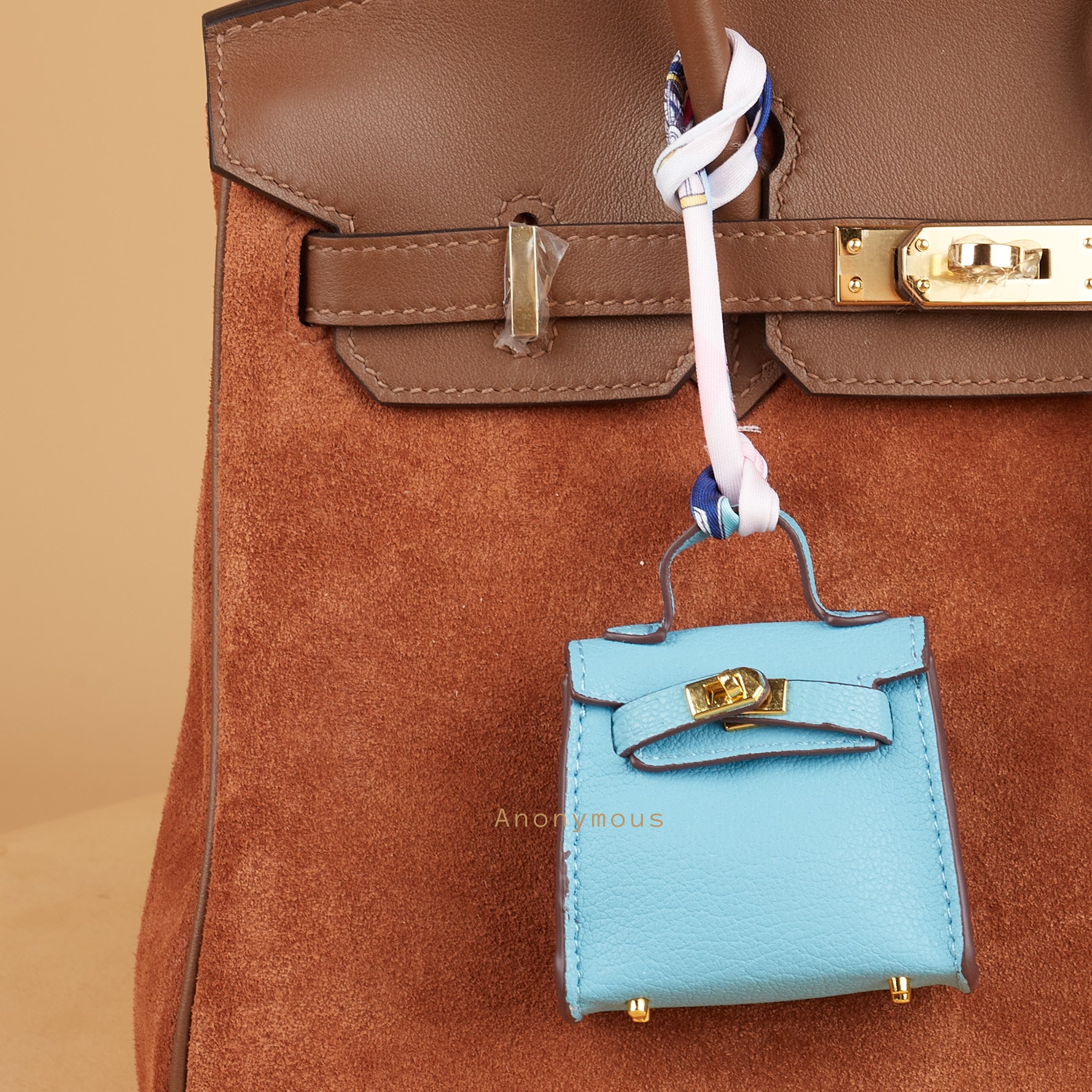 Anonymous Cara Charm Leather (Gantungan Tas)