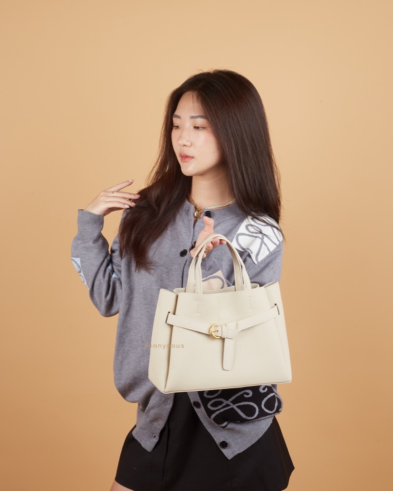 Anonymous Lock Me Top Handle Togo Bag No Brand (Tas Kulit)