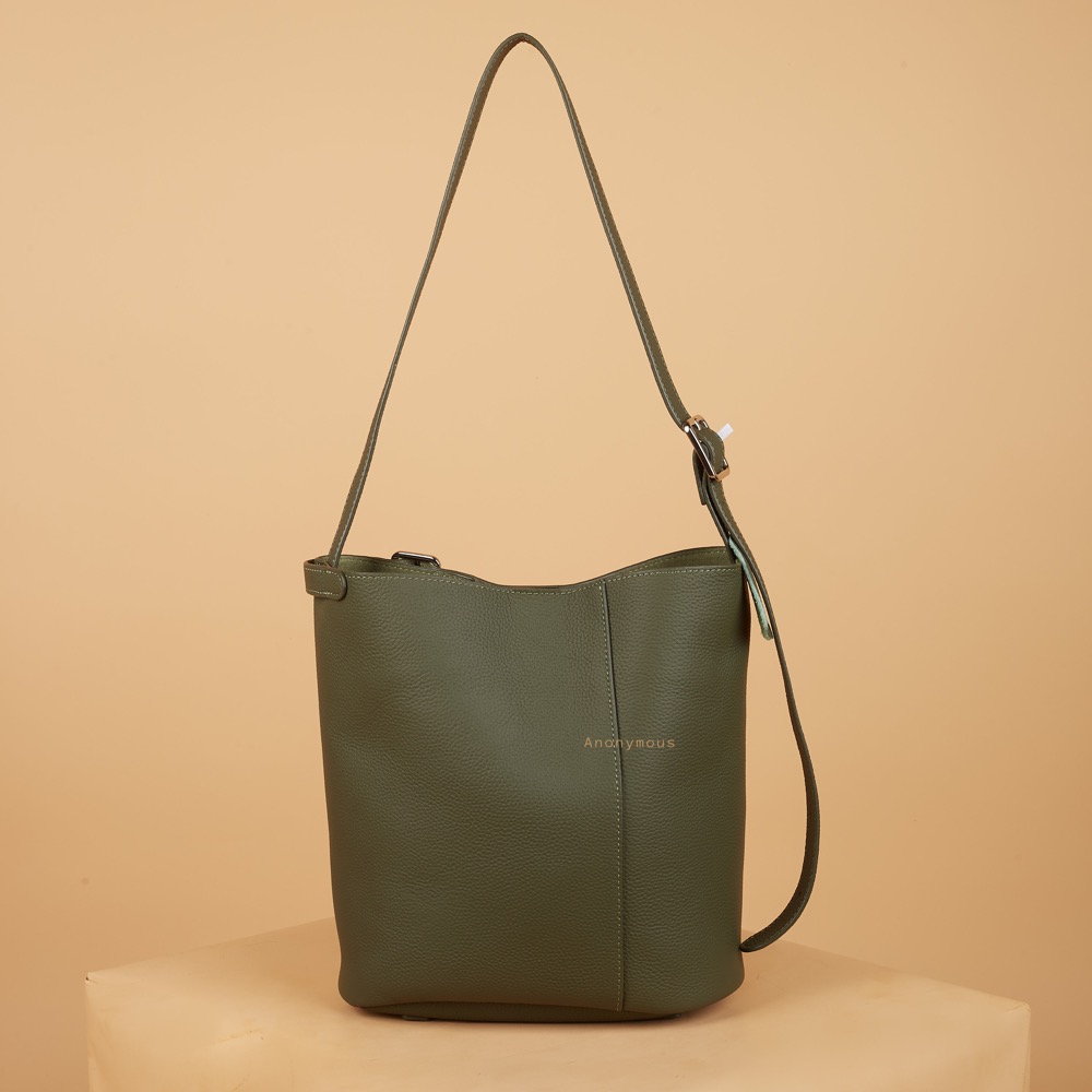 Anonymous Wayne Shoulder Bag Grained Leather No Brand (Tas Kulit)