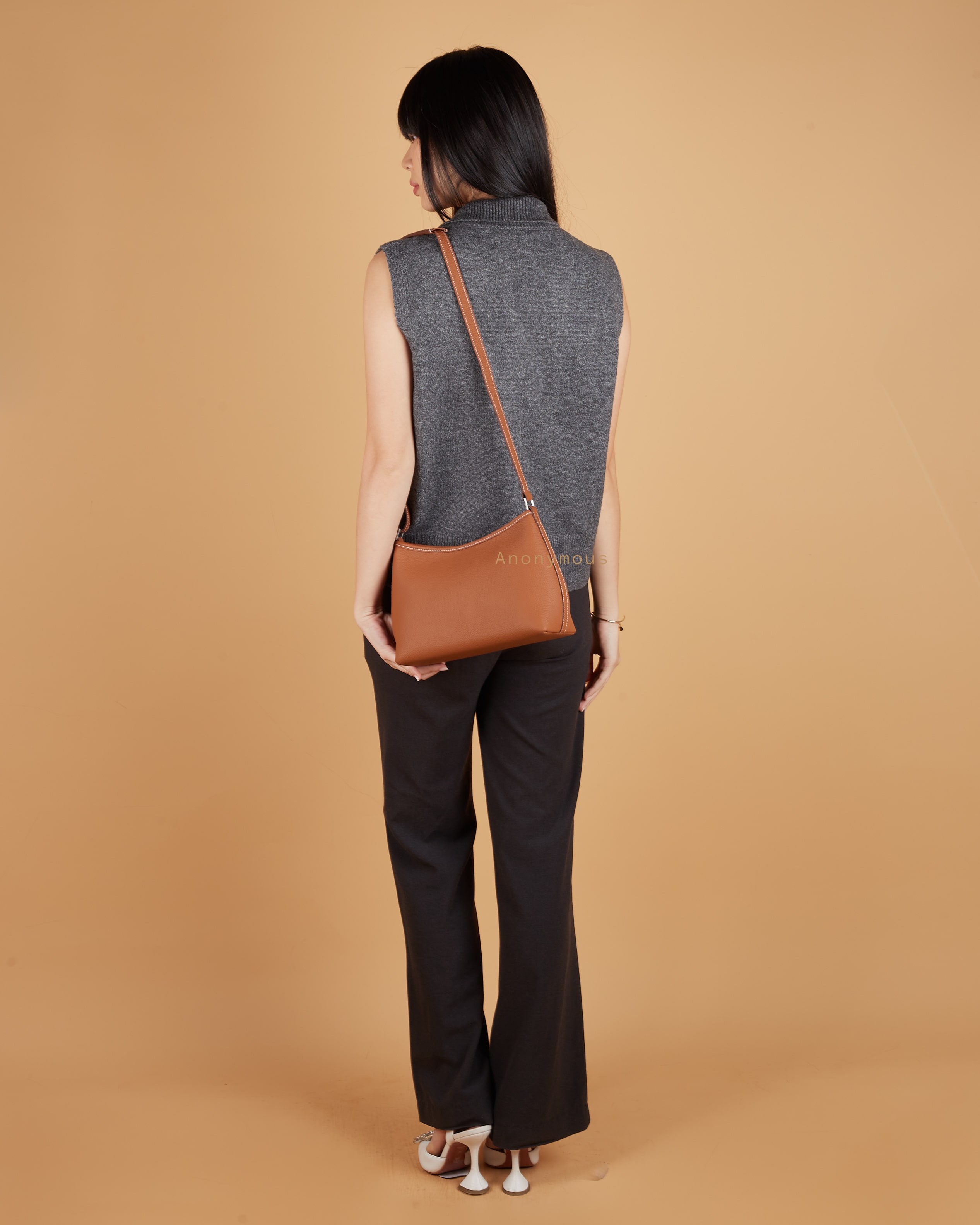 Anonymous Olla Sling H23 Bag Grained leather PHW No Brand (Tas Kulit)